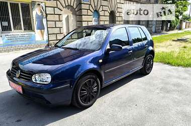 Хетчбек Volkswagen Golf 2003 в Запоріжжі