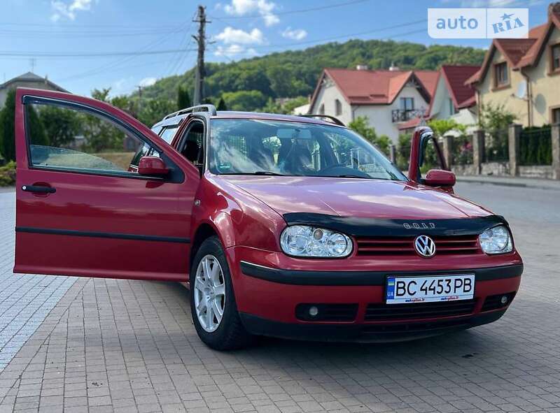 Універсал Volkswagen Golf 2000 в Винниках