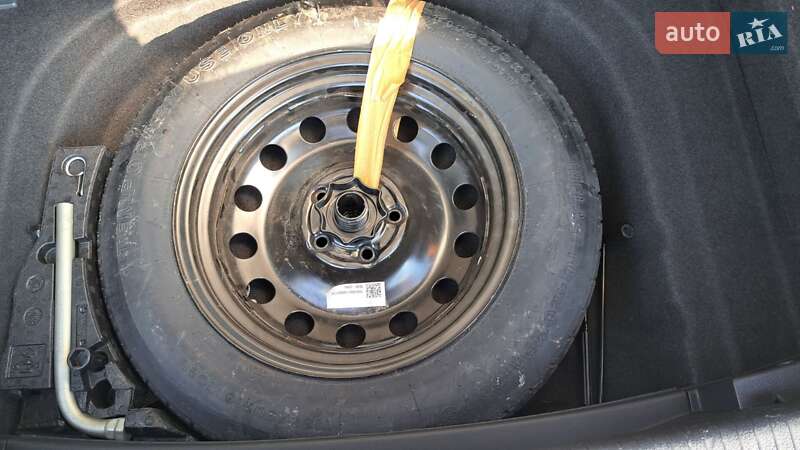 Хэтчбек Volkswagen Golf 2016 в Луцке фото 27 Хэтчбек Volkswagen Golf 2016 в Луцке