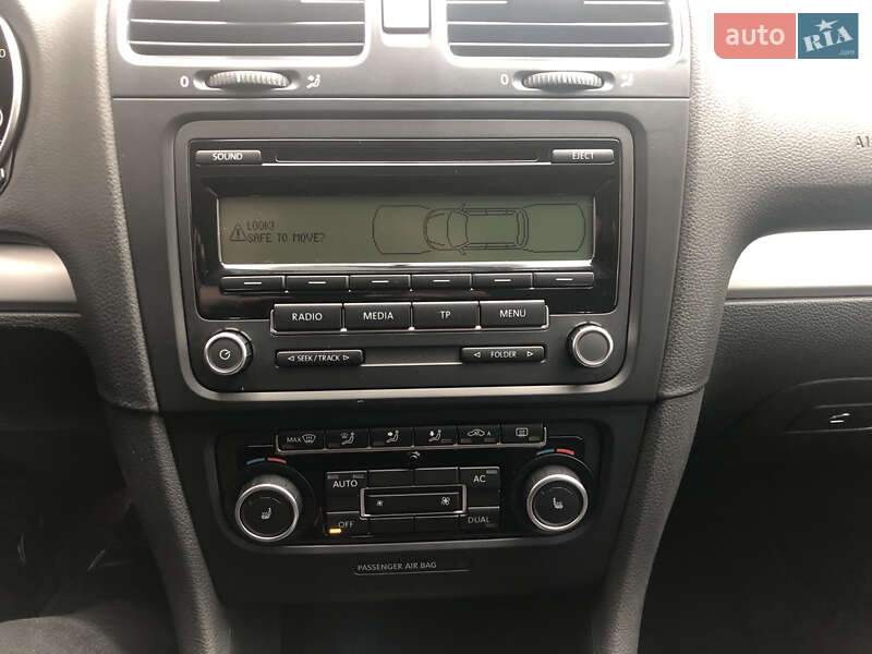 Универсал Volkswagen Golf 2011 в Сваляве