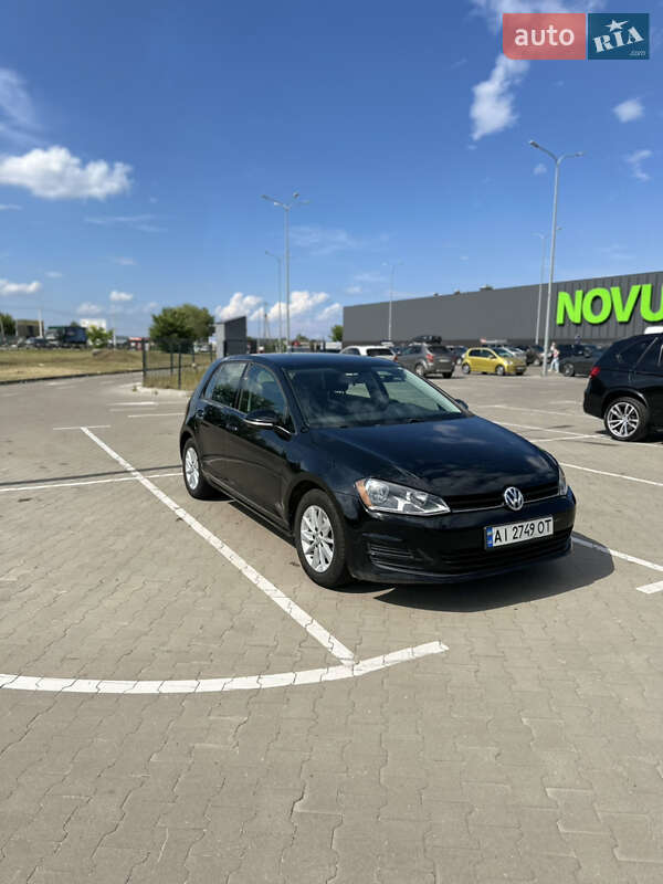 Хетчбек Volkswagen Golf 2015 в Києві