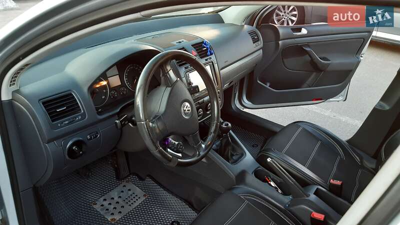 Хетчбек Volkswagen Golf 2005 в Кам'янець-Подільському