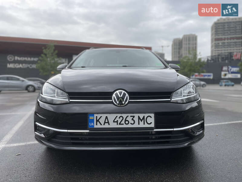 Универсал Volkswagen Golf 2017 в Киеве