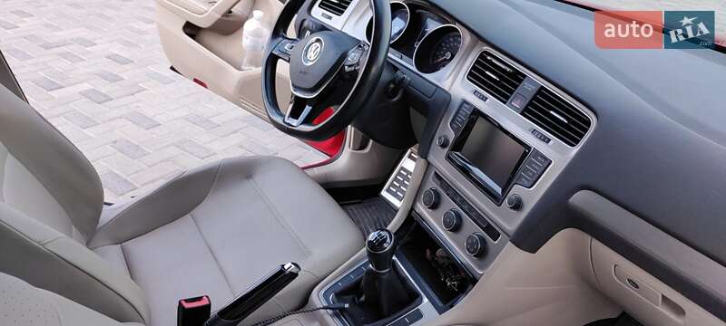 Універсал Volkswagen Golf 2015 в Полтаві