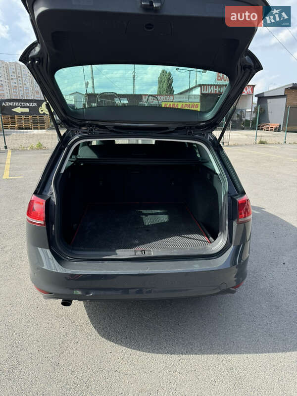 Универсал Volkswagen Golf 2013 в Киеве