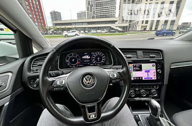 Хэтчбек Volkswagen Golf 2013 в Киеве