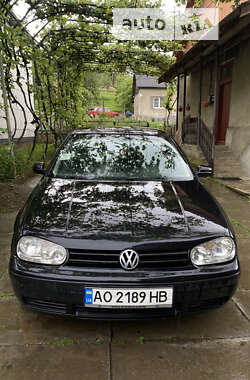 Хэтчбек Volkswagen Golf 2001 в Хусте