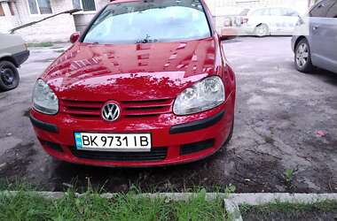 Хэтчбек Volkswagen Golf 2005 в Ровно