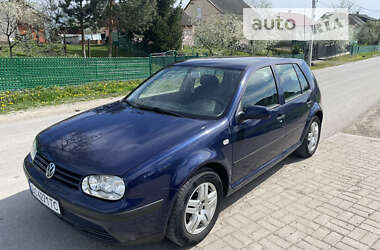 Хэтчбек Volkswagen Golf 2002 в Самборе