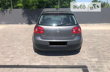 Хэтчбек Volkswagen Golf 2004 в Ровно