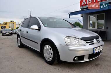 Хетчбек Volkswagen Golf 2005 в 