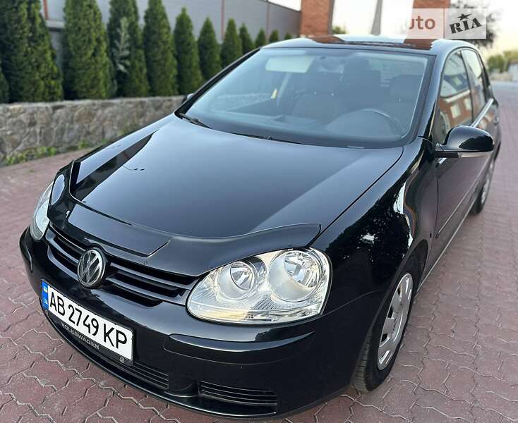 Хэтчбек Volkswagen Golf 2005 в Виннице