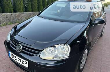 Хэтчбек Volkswagen Golf 2005 в Виннице