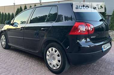 Хэтчбек Volkswagen Golf 2005 в Виннице