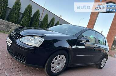 Хэтчбек Volkswagen Golf 2005 в Виннице