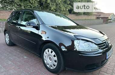 Хэтчбек Volkswagen Golf 2005 в Виннице