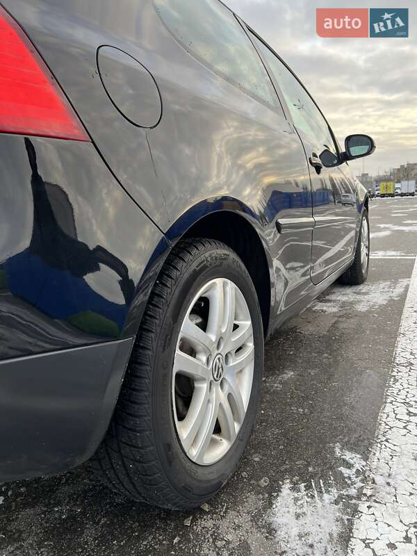 Хэтчбек Volkswagen Golf 2007 в Киеве