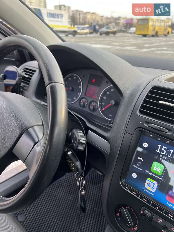 Хэтчбек Volkswagen Golf 2007 в Киеве