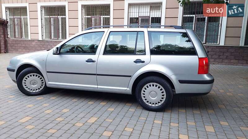 Универсал Volkswagen Golf 2002 в Одессе