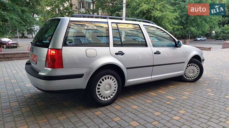 Универсал Volkswagen Golf 2002 в Одессе