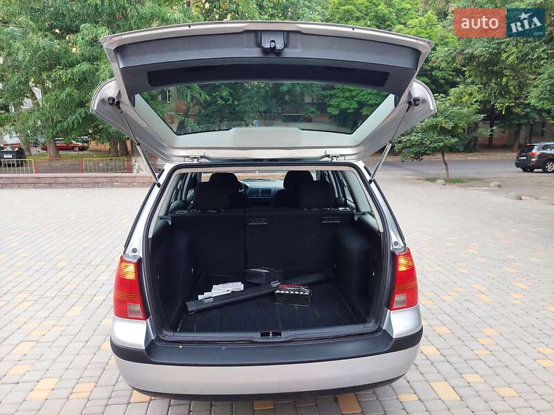 Универсал Volkswagen Golf 2002 в Одессе