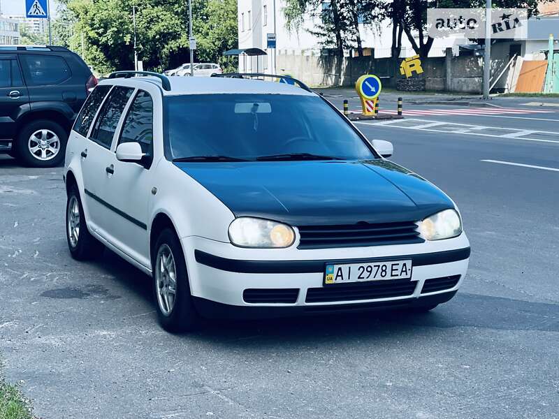 Универсал Volkswagen Golf 2000 в Киеве