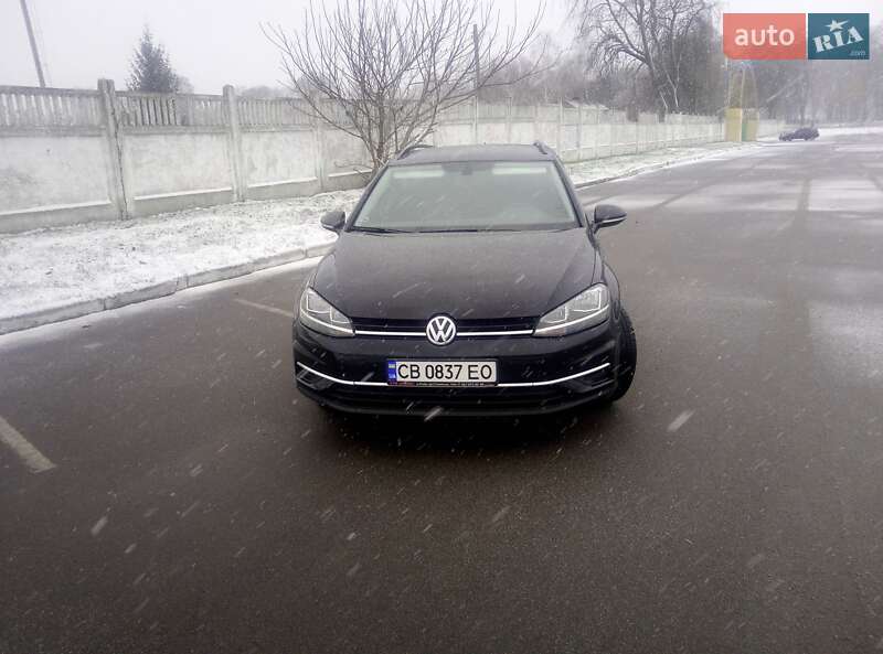 Універсал Volkswagen Golf 2019 в Чернігові