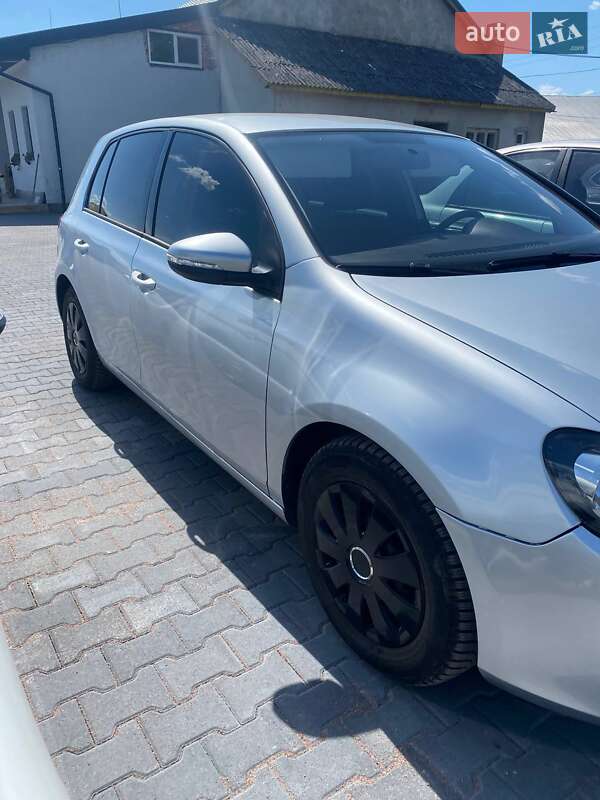 Хетчбек Volkswagen Golf 2009 в Києві