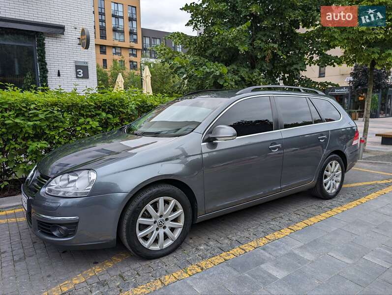 Універсал Volkswagen Golf 2009 в Києві