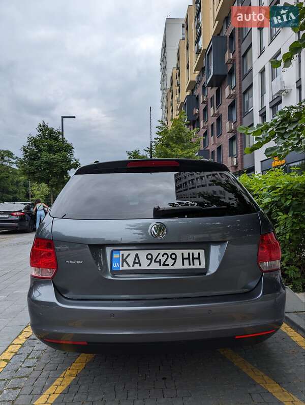 Універсал Volkswagen Golf 2009 в Києві