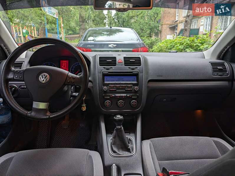 Універсал Volkswagen Golf 2009 в Києві