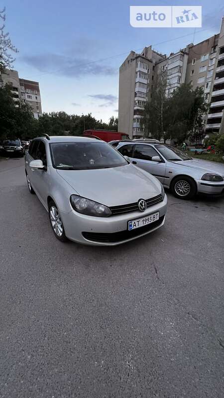 Універсал Volkswagen Golf 2011 в Івано-Франківську