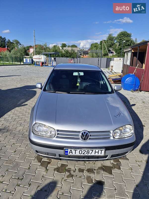 Универсал Volkswagen Golf 2001 в Черновцах