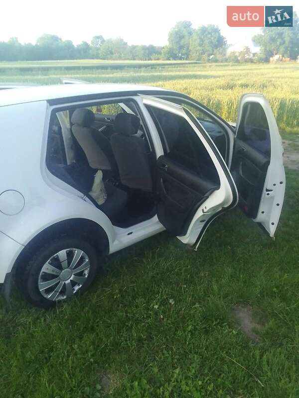 Хэтчбек Volkswagen Golf 1999 в Хмельницком