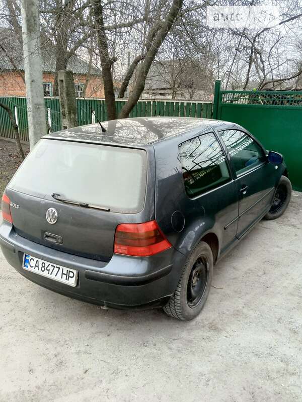 Хэтчбек Volkswagen Golf 1999 в Александровке