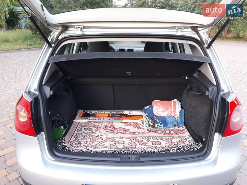 Хэтчбек Volkswagen Golf 2005 в Черкассах