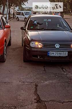 Хэтчбек Volkswagen Golf 2002 в Глухове