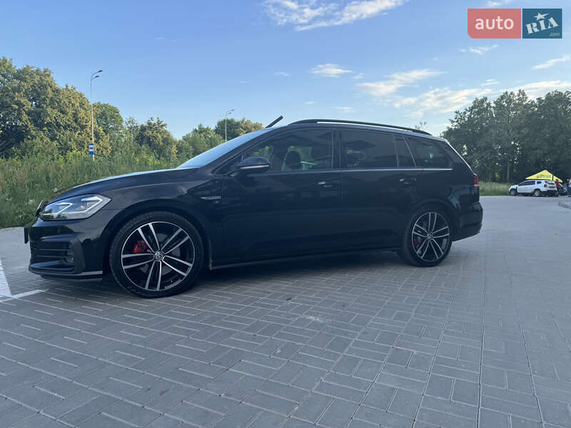 Универсал Volkswagen Golf 2018 в Виннице