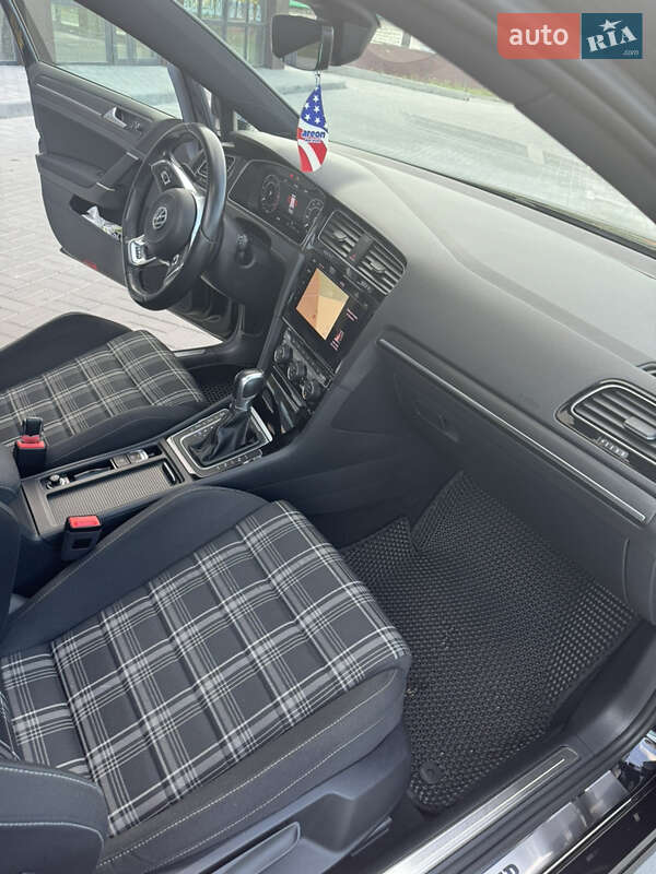 Универсал Volkswagen Golf 2018 в Виннице