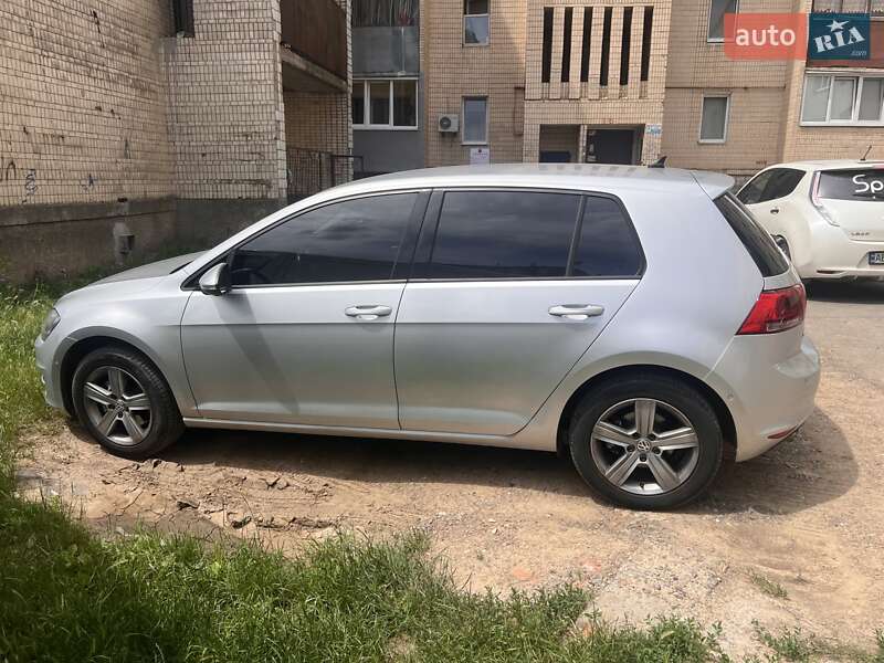 Хетчбек Volkswagen Golf 2013 в Харкові