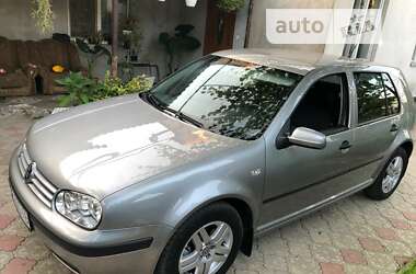 Хетчбек Volkswagen Golf 2002 в Мукачевому