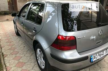 Хетчбек Volkswagen Golf 2002 в Мукачевому