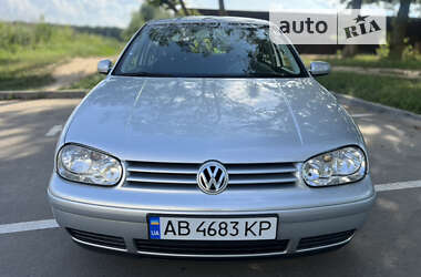 Хетчбек Volkswagen Golf 2002 в Вінниці