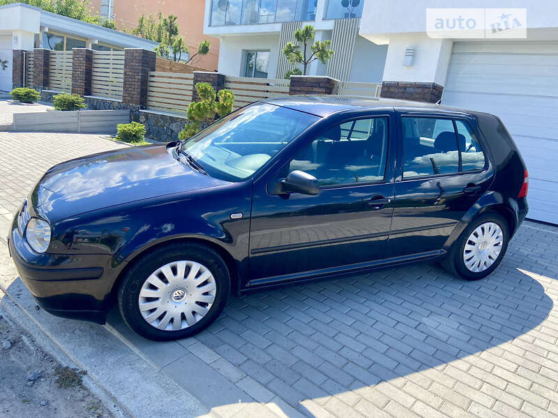 Хетчбек Volkswagen Golf 2002 в Тульчині