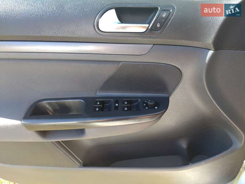 Универсал Volkswagen Golf 2008 в Ивано-Франковске