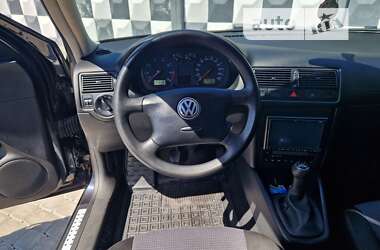 Хэтчбек Volkswagen Golf 2003 в Староконстантинове