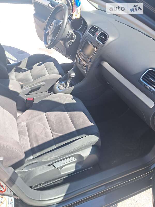 Хэтчбек Volkswagen Golf 2010 в Тернополе