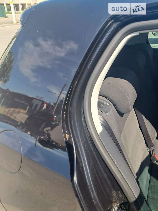 Хэтчбек Volkswagen Golf 2010 в Тернополе