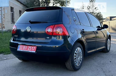 Хэтчбек Volkswagen Golf 2005 в Лубнах