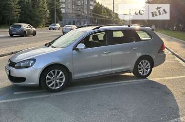 Універсал Volkswagen Golf 2013 в Дніпрі